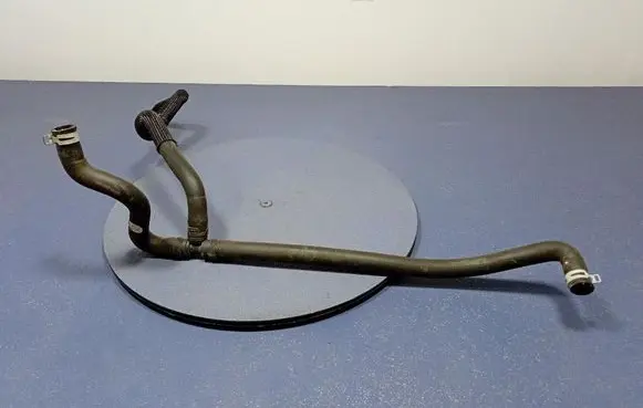Engine coolant pipe/hose