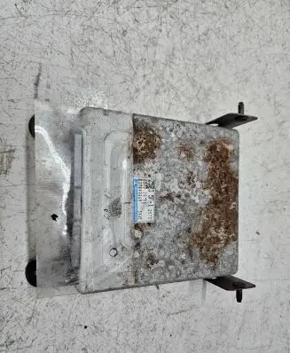 Mazda 323 Engine control unit/module Z57318881 E2T84986M