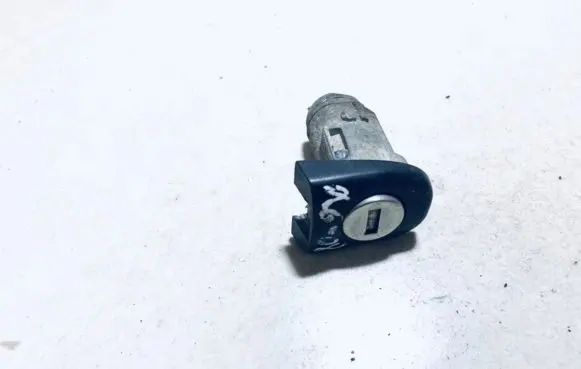 Seat Arosa Front door lock (next to the handle) 