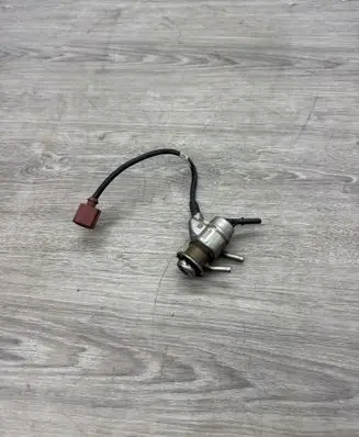 Volkswagen Caddy AdBlue injector 04L131113R 0444025047