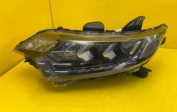 Mitsubishi Outlander Headlight/headlamp 8301D331