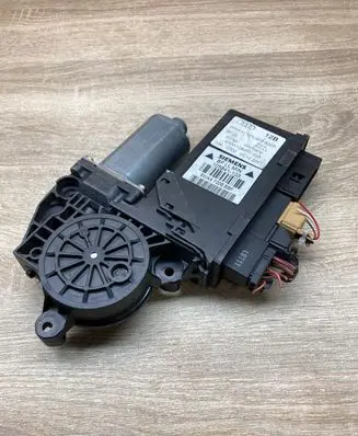 Audi A4 S4 B6 8E 8H Front door window regulator motor 8E1959802B 5WK47006BBF 0130821764