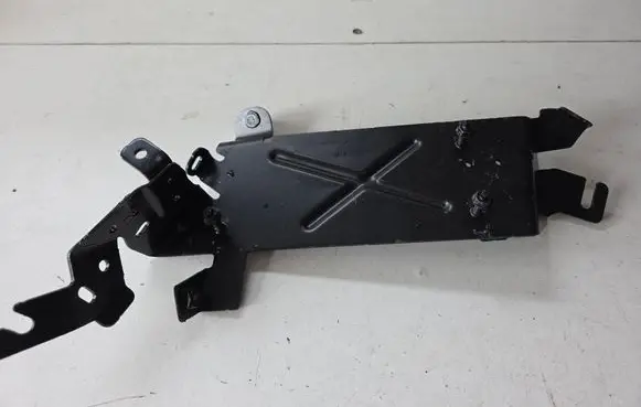 Nissan Juke II F16 Engine control unit holder 237146784R