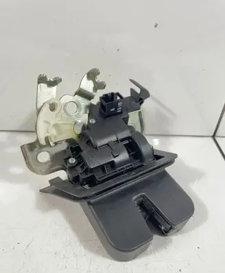 Audi A4 S4 B8 8K Tailgate/trunk/boot lock/catch/latch 8K9827505A