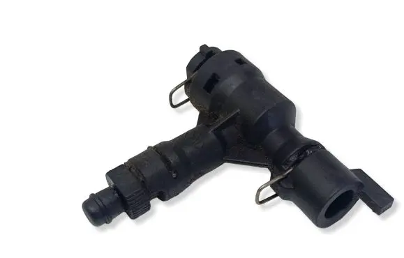 Volkswagen PASSAT B6 Clutch pipe/line 1K0721468A