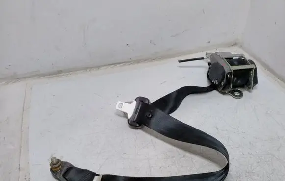 Mazda 3 I Front seatbelt 0435184 7703AD