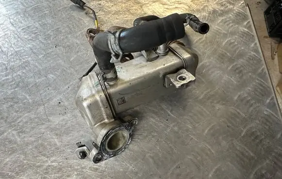 Nissan X-Trail T32 EGR valve cooler 147350678R