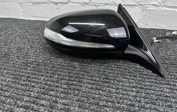 Front door electric wing mirror