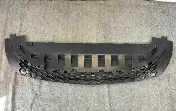 Front bumper skid plate/under tray