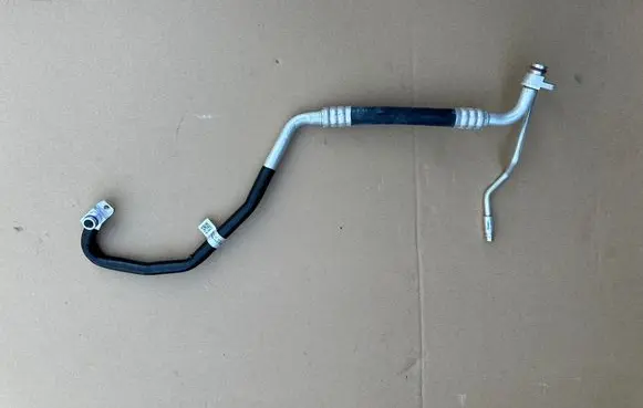 Audi A5 Air conditioning (A/C) pipe/hose 8W2820740D