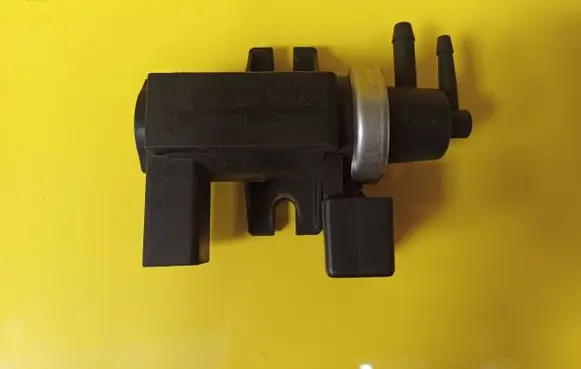 Audi A4 S4 B6 8E 8H Turbo solenoid valve 1J0906627