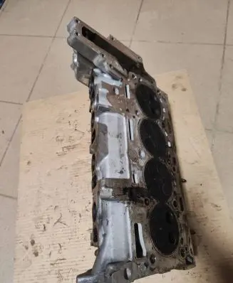 BMW 5 E60 E61 Engine head 04736796 778109304 779767606