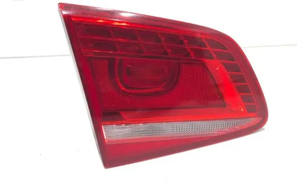 Volkswagen PASSAT B7 Rear/tail lights 