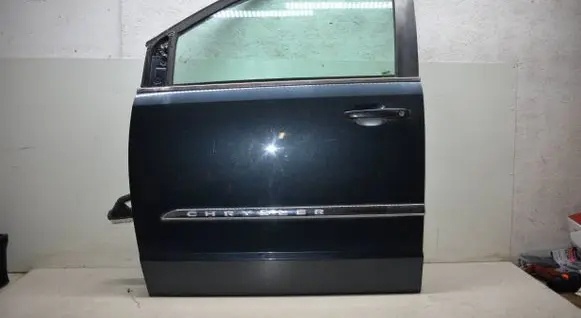 Chrysler Town & Country V Front door