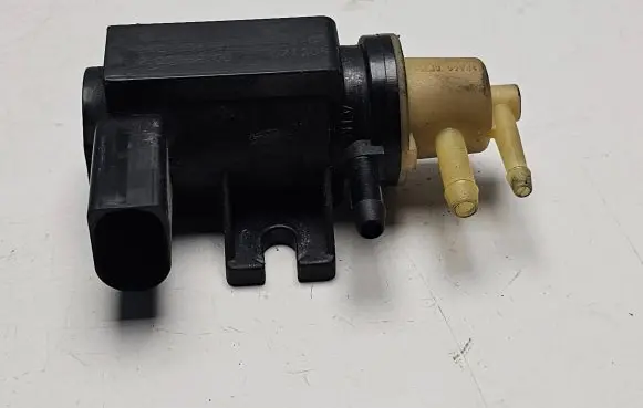 Volkswagen Tiguan Turbo solenoid valve 1K0906627A