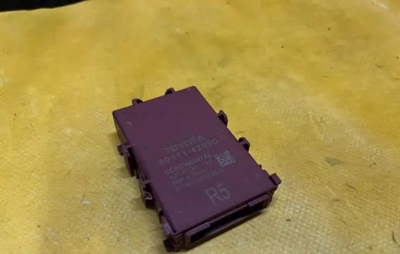 Toyota RAV 4 (XA50) Gateway control module 8911142090 89111-42090