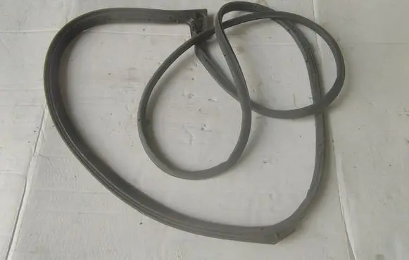 Mazda 2 Rubber seal front door (on door) 