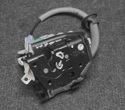 Audi A3 S3 8V Rear door lock 8K0839016D