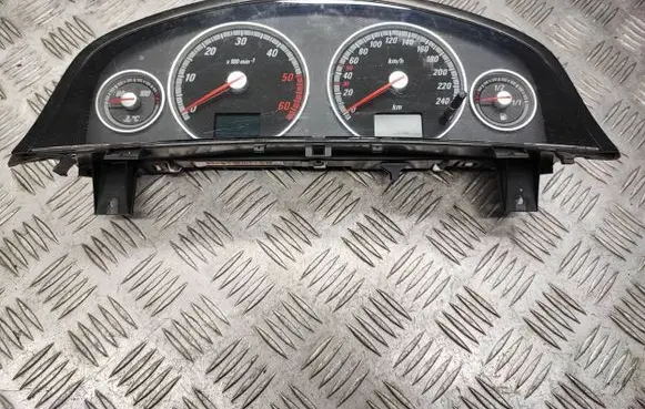 Opel Vectra C Speedometer (instrument cluster) 110080166