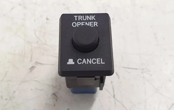 Tailgate opening switch