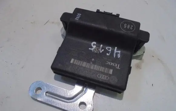 Skoda Octavia Mk2 (1Z) Door control unit/module 1K0907530F 1K0907951