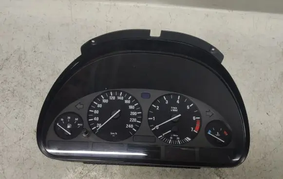 BMW 5 E39 Speedometer (instrument cluster) 62118375669 110008735031