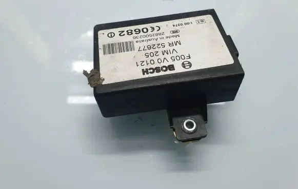 Mitsubishi Space Star Other control units/modules F005V00121 MR522677 2882500236