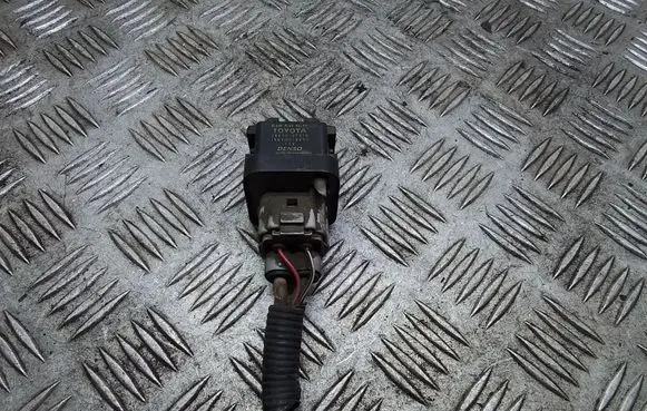 Lexus IS 220D-250-350 Glow plug pre-heat relay 2861067010 1567000671
