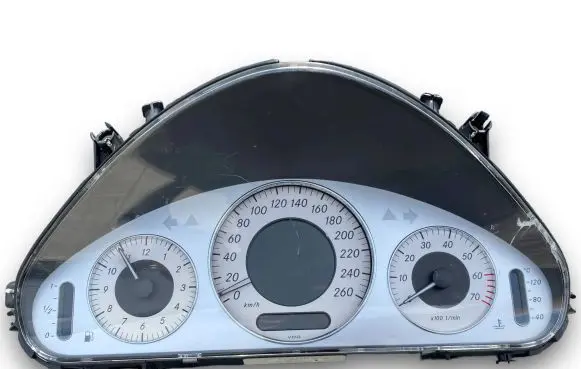 Mercedes-Benz E W211 Speedometer (instrument cluster) A2115409511