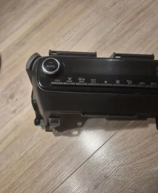 Toyota Yaris XP210 Climate control unit 55900K0070