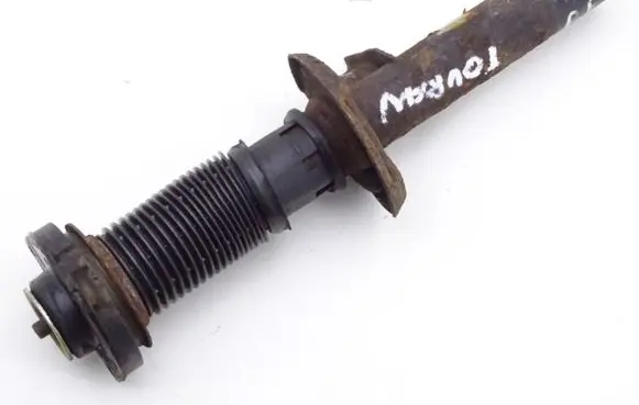 Volkswagen Touran I Front shock absorber/damper