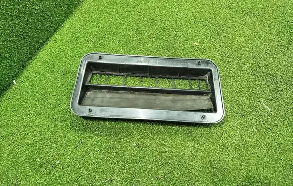 Mitsubishi Pajero Quarter panel pressure vent 7835A012