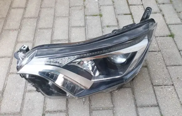 Toyota RAV 4 (XA40) Headlight/headlamp 8118542680