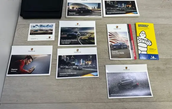 Porsche Cayenne (9Y0 9Y3) Owners service history hand book PNA90012319