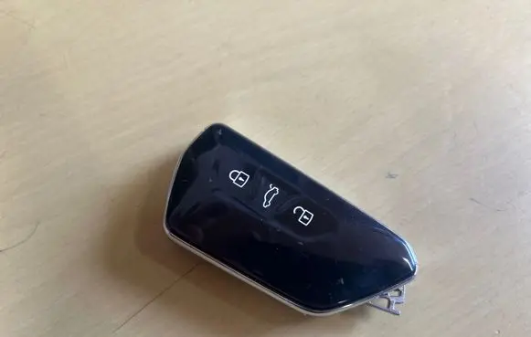 Skoda Octavia Mk4 Ignition key/card 