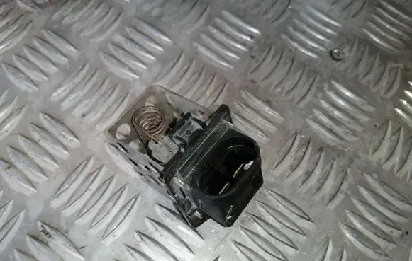 Nissan Note (E11) Heater blower motor/fan resistor 8200045082