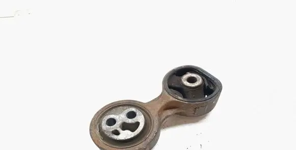 Honda CR-V Engine mount bracket