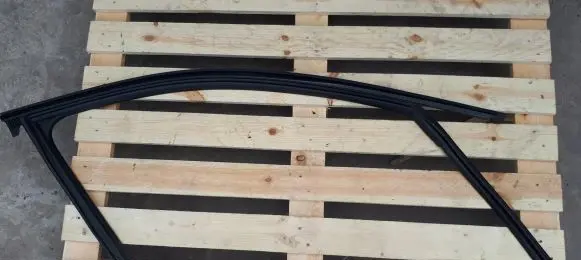 Audi A4 S4 B9 Rubber seal front door window/glass 8W0837432