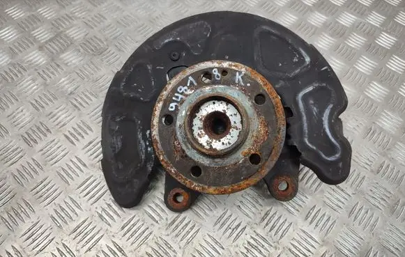 Mercedes-Benz Vito Viano W447 Front wheel hub A4473300620
