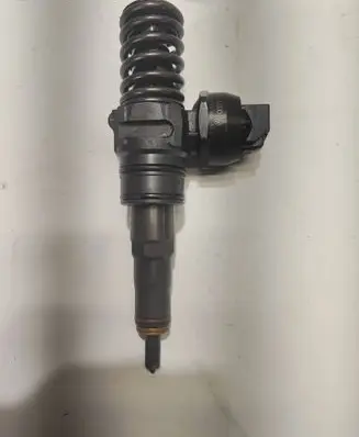 Volkswagen Caddy Fuel injector 038130073BN