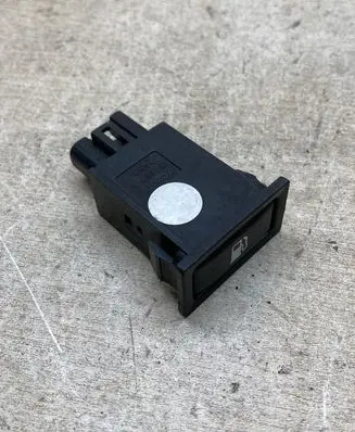 Toyota Avensis T250 Fuel tank opening switch 156795