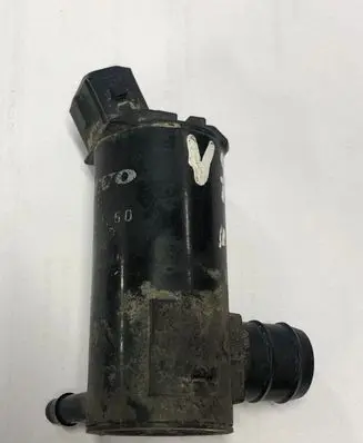 Volvo V70 Windscreen/windshield washer pump 9169611