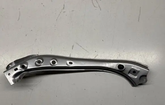 Toyota C-HR I Radiator mount bracket