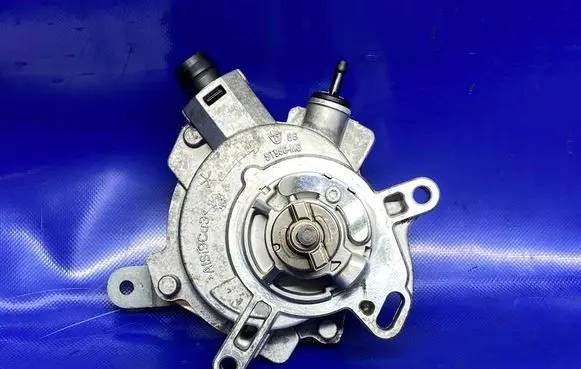 Ford Mondeo MK V Vacuum pump DS7G2A451CB 0604 20240201