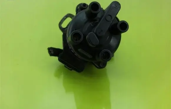 Mazda 323 F Spark distributor T2T60371