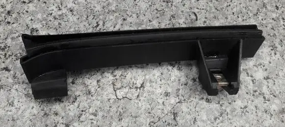 Alfa Romeo 147 Door glass rail 