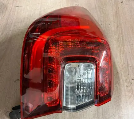 Subaru Outback (BS) Rear/tail lights 22060228 A045053