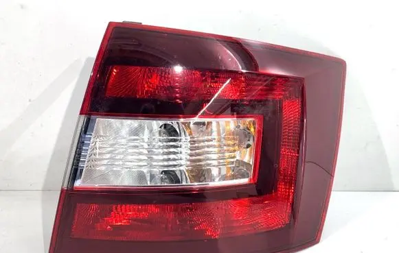 Skoda Rapid (NH) Rear/tail lights 