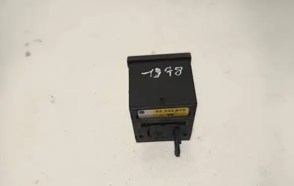 Opel Meriva A Hazard light switch 93332970