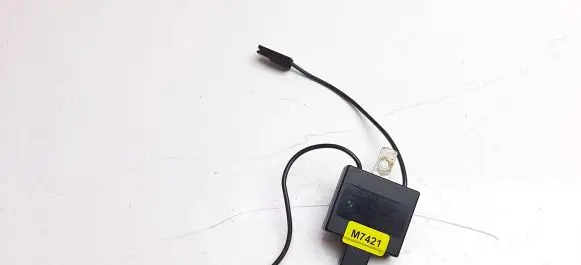 BMW 7 E32 Aerial antenna amplifier 1379762 M7421